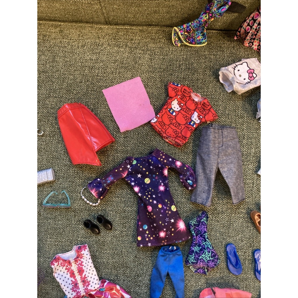 Vintage Barbie Wardrobe Case Lot - 25+ Clothes, Dresses, Ken Items, Shoes & More - Picture 9 of 14